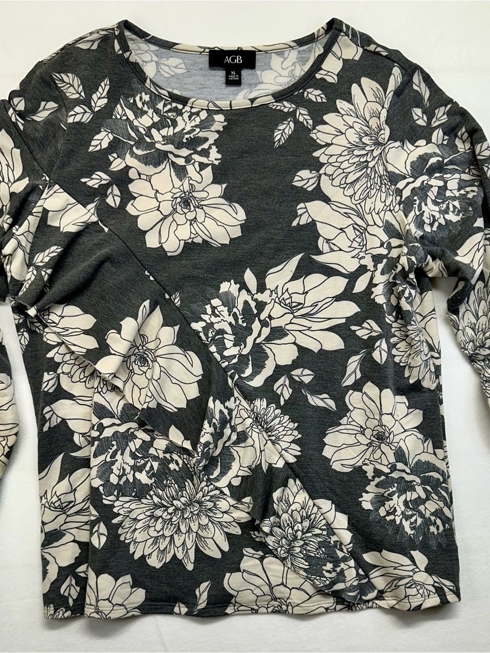 AGB XL Dark Gray Floral Print Long Sleeve Knit Top with Feminine Ruffle Detail